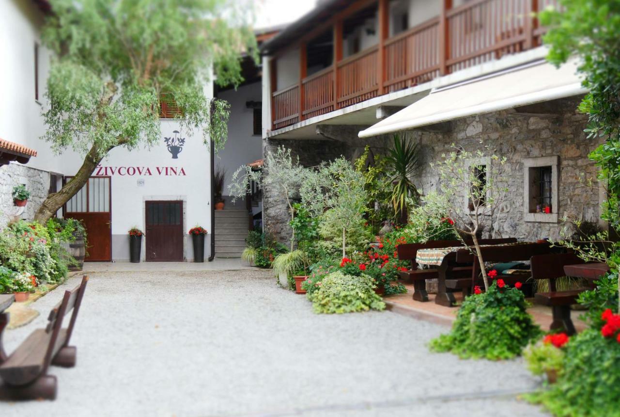 Apartmaji Pri Zivcovih Dutovlje Dış mekan fotoğraf