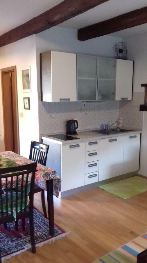 Apartmaji Pri Zivcovih Dutovlje Dış mekan fotoğraf