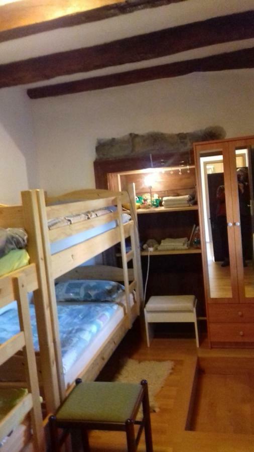 Apartmaji Pri Zivcovih Dutovlje Dış mekan fotoğraf